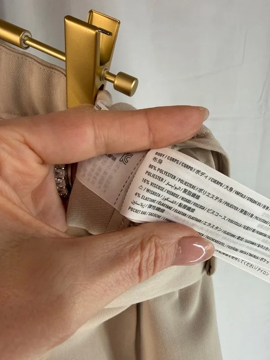 Abercrombie Curve Love A&F Sloane High Rise Tailored Shorts 4.5in - 2  26  Taupe - Picture 15 of 16